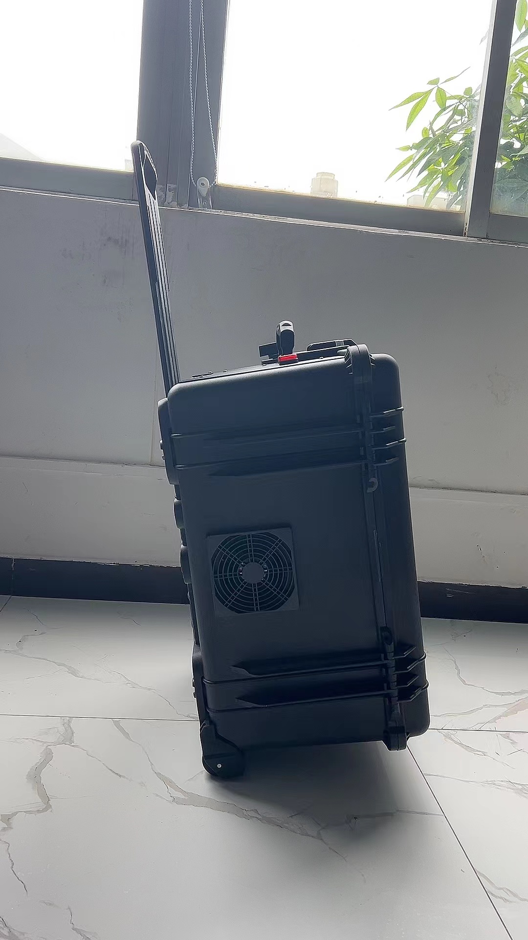 嘉荫手拉箱型移动通信干扰器